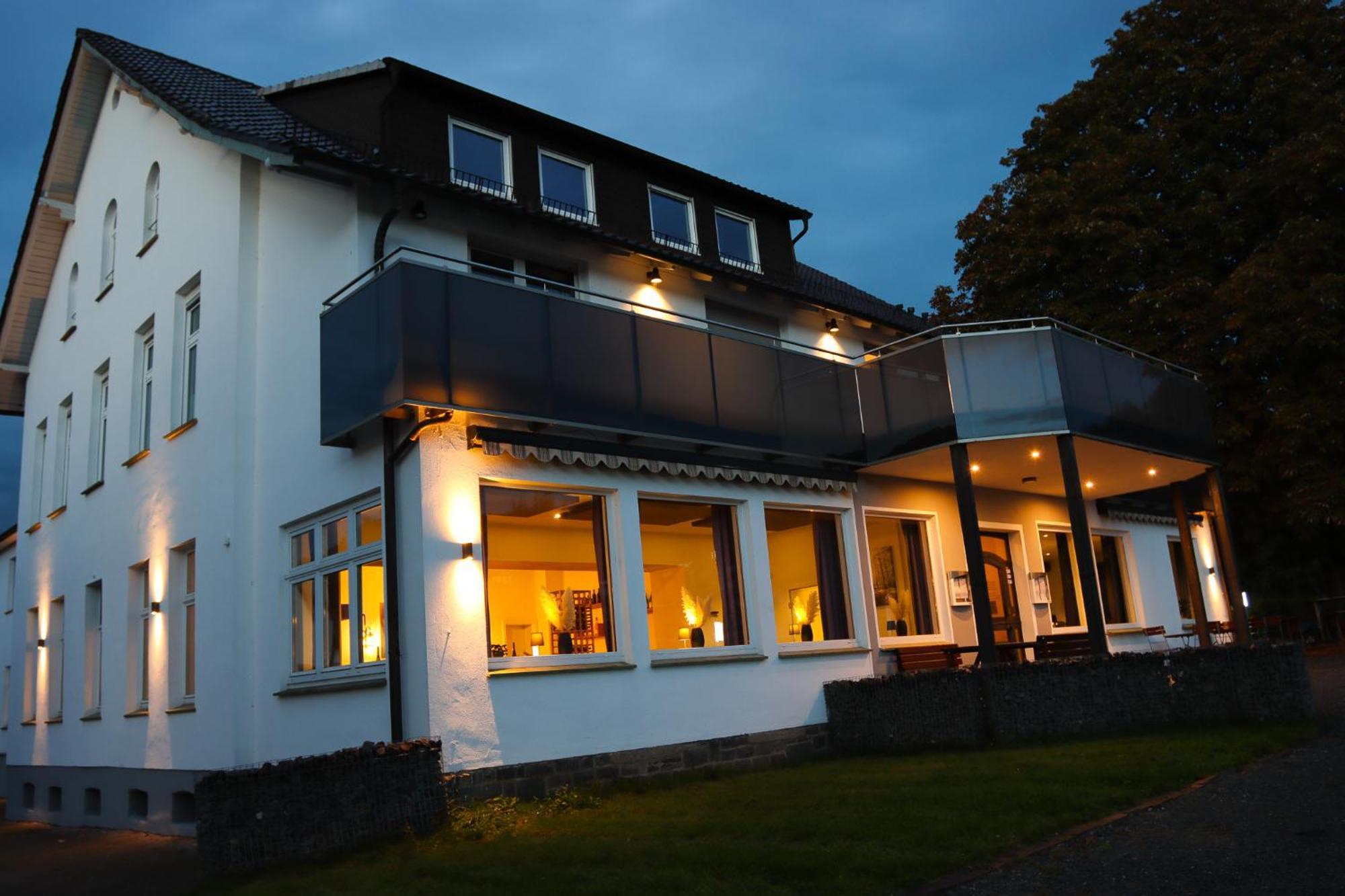 Luebkes Ferienwohnungen & Apartments Allendorf  Exterior photo